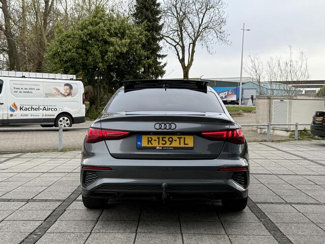 Audi A3 Limousine Aut. 30 TFSI S-Line | Panorama | Stoel verwarming | Virtual |
