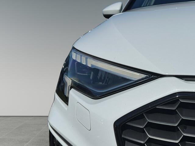 Audi A3 Limousine 30 110pk TFSI S edition Parkeerhulp achter | Cruise control | MMI navigatie plus MMI touch