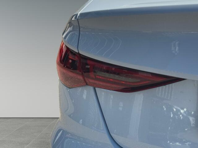 Audi A3 Limousine 30 110pk TFSI S edition Parkeerhulp achter | Cruise control | MMI navigatie plus MMI touch