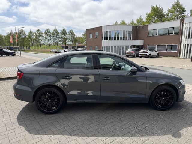 Audi A3 Limousine 30 TFSI Pro Line | 18 Inch | PDC | Park Assist | Navi |