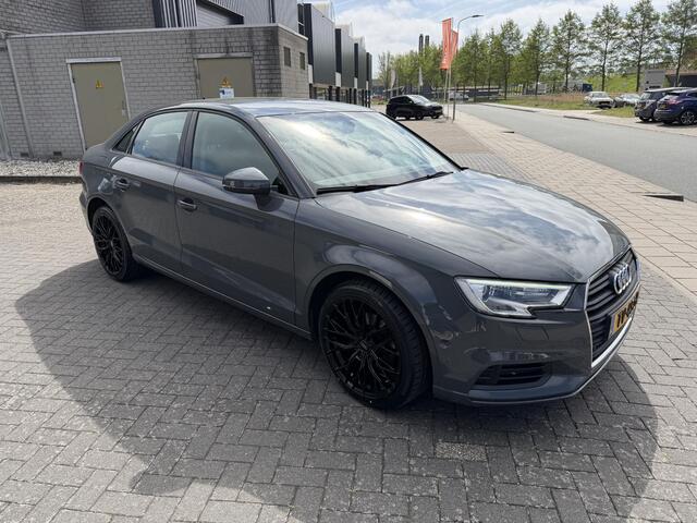 Audi A3 Limousine 30 TFSI Pro Line | 18 Inch | PDC | Park Assist | Navi |
