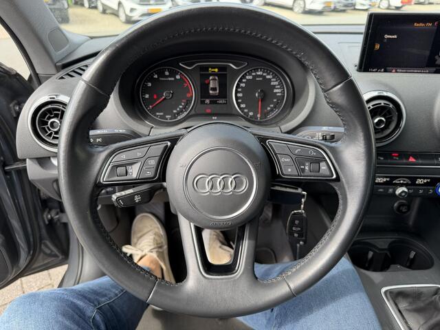 Audi A3 Limousine 30 TFSI Pro Line | 18 Inch | PDC | Park Assist | Navi |