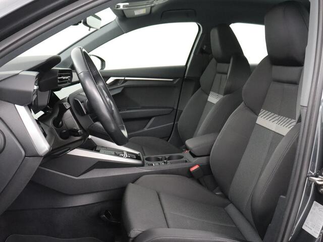 Audi A3 30 TFSI Advanced edition | Sportstoelen | Carplay | Virtual Cockpit | Climate control | Full LED | Navigatie | Cruise control | Parkeerhulp | Bluetooth