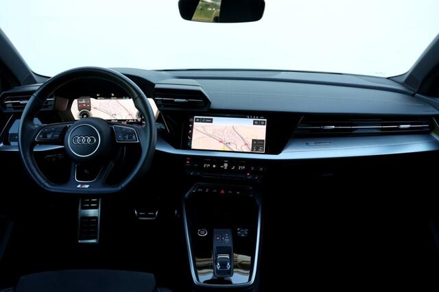 Audi A3 Sportback 45 TFSIe S-Line - 245 pk **Camera / Carplay / Led