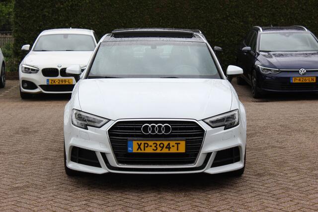 Audi A3 Limousine 35 TFSI CoD Sport S Line Edition / Panoramadak / Virtual Cockpit / Half leder / Navigatie / 18'' / Stoelverwarming / DAB / Cruise Control