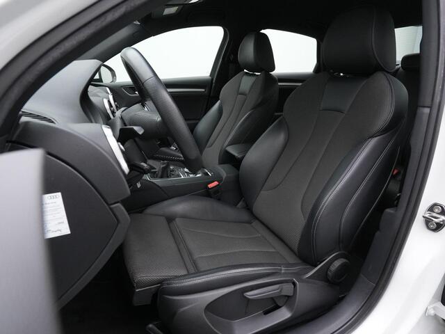 Audi A3 Limousine 35 TFSI 150 pk S-tronic CoD S-Line | Stoelverwarming | Navigatie | Carplay | Parkeersensoren achter