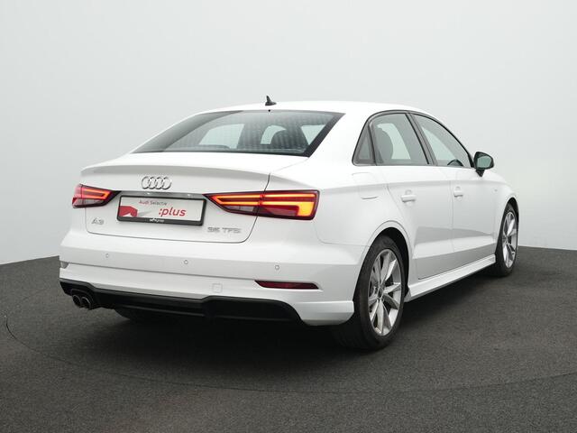 Audi A3 Limousine 35 TFSI 150 pk S-tronic CoD S-Line | Stoelverwarming | Navigatie | Carplay | Parkeersensoren achter