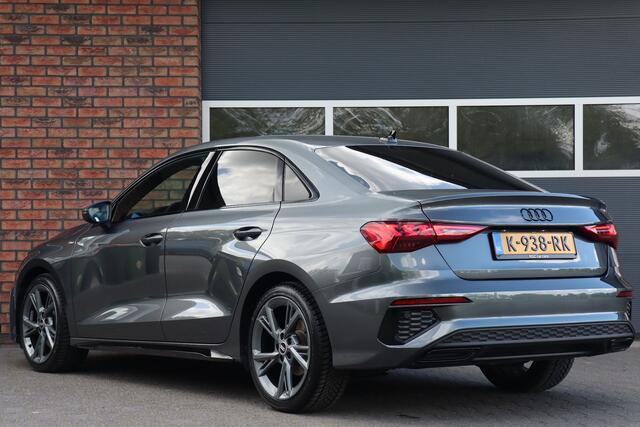 Audi A3 Limousine 35 TFSI S edition zwart optiek