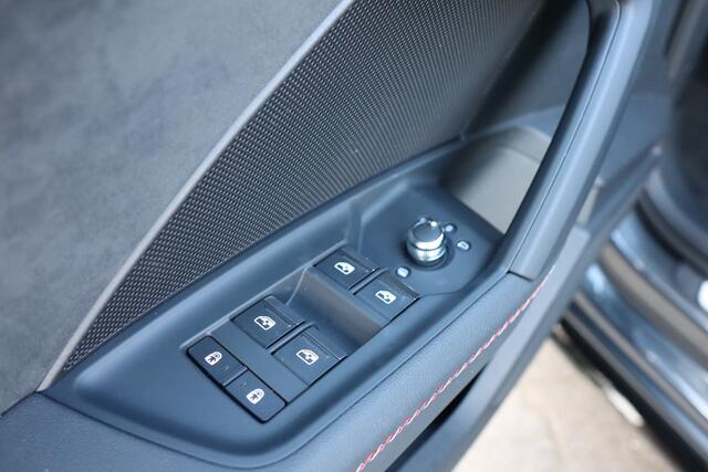 Audi A3 Limousine 35 TFSI S edition zwart optiek