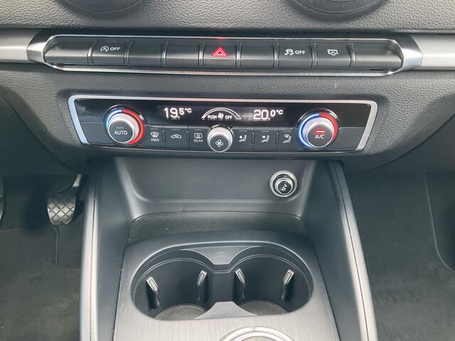 Audi A3 Limousine 30 1.6 TDI Pro Line Navi BT Trekhaak Onderhouden!