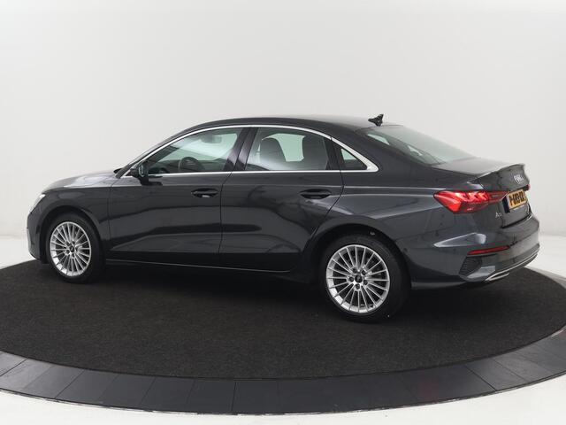 Audi A3 30 TFSI Advanced edition | Stoelverwarming | Matrix LED | Adaptive cruise | Camera | Park Assist | Elektrische stoel | Carplay | Sportstoelen | Navigatie | Virtual Cockpit | Climate control | Audi Sound