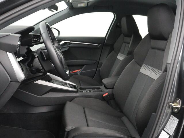 Audi A3 30 TFSI Advanced edition | Stoelverwarming | Matrix LED | Adaptive cruise | Camera | Park Assist | Elektrische stoel | Carplay | Sportstoelen | Navigatie | Virtual Cockpit | Climate control | Audi Sound
