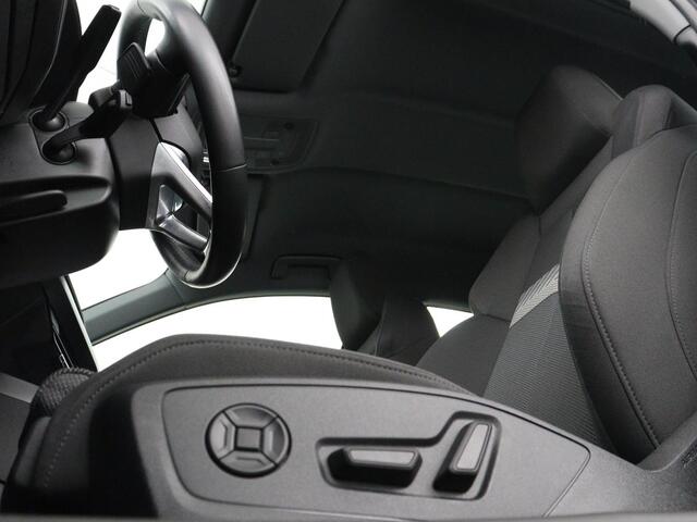 Audi A3 30 TFSI Advanced edition | Stoelverwarming | Matrix LED | Adaptive cruise | Camera | Park Assist | Elektrische stoel | Carplay | Sportstoelen | Navigatie | Virtual Cockpit | Climate control | Audi Sound