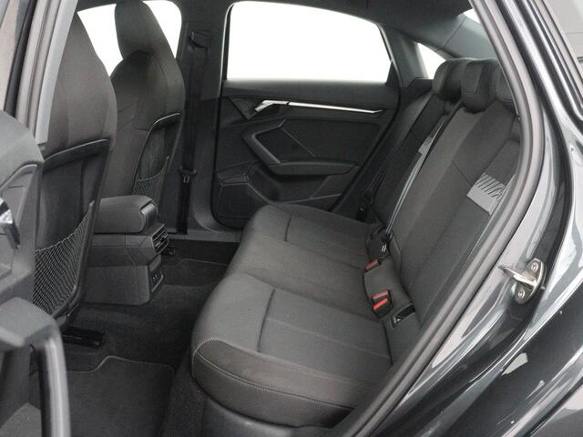 Audi A3 30 TFSI Advanced edition | Stoelverwarming | Matrix LED | Adaptive cruise | Camera | Park Assist | Elektrische stoel | Carplay | Sportstoelen | Navigatie | Virtual Cockpit | Climate control | Audi Sound