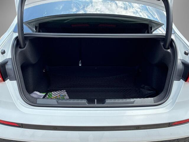 Audi A3 Limousine Advanced edition 30 TFSI 116 PK Limousine · Sonos · Optiekpakket zwart plus · Lichtpakket plus ambient light · MEGA Sale