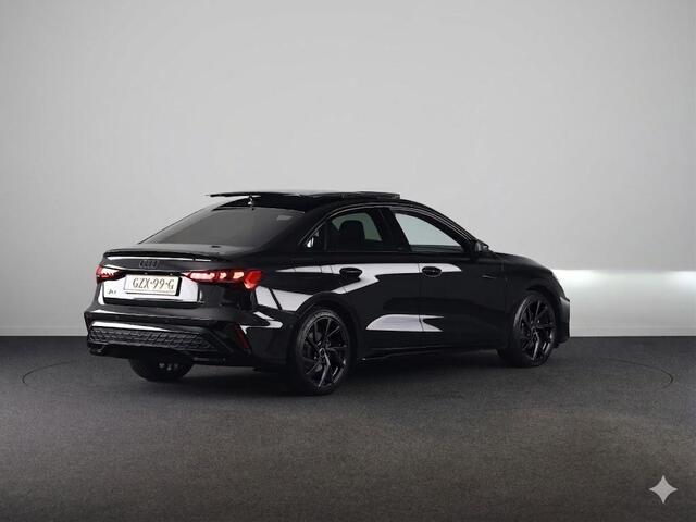 Audi A3 Limousine 35 TFSI S edition 150pk | Panoramadak | Navigatie | 19 inch Lichtmetalen velgen | Licht Pakket | Verlengde garantie