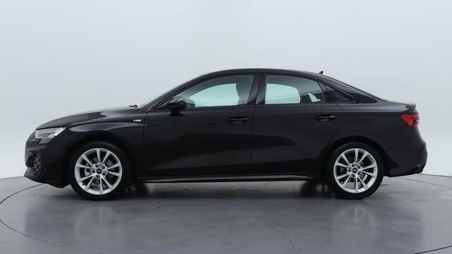 Audi A3 Limousine 30 TFSI S edition | Carplay | Camera | Adapt. cruise | PDC v+a | 6