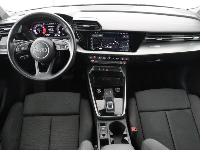 Audi A3 30 TFSI Advanced edition | Stoelverwarming | Adaptive cruise | Carplay | Sportstoelen | Virtual Cockpit | Navigatie | Full LED | Parkeerhulp | Climate control | Bluetooth