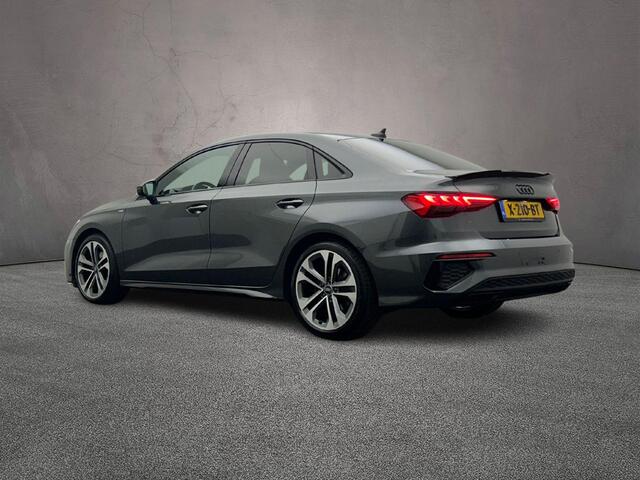 Audi A3 Limousine 35 TFSI 150PK edition one | Sonos | Grootlicht-assist | Smartphone-Interface | Ambient-Lightning | 18-Inch | Stoelverwarming | Privacy-Glas | Comfort-Sleutel |