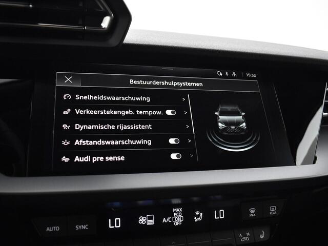 Audi A3 Limousine Advanced edition 30 TFSI 85 kW / 116 PK Limousine · 18'' zwarte lichtmetalen velgen · Sonos · Achteruitrijcamera · Stoelverwarming · MEGA Sale