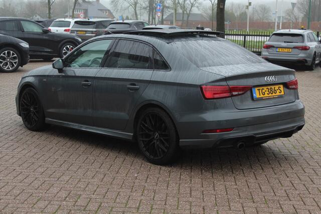 Audi A3 Limousine 1.0 TFSI Sport 3x S Line / Panoramadak / Navigatie / Parkeerhulp achter / Sportstoelen / 18'' / Zwart optiek / Cruise Control