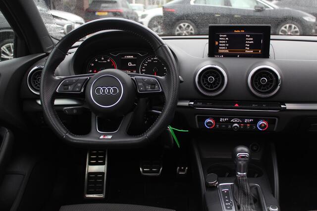 Audi A3 Limousine 1.5 TFSI CoD Sport S Line Edition / Navigatie / Parkeerhulp V+A / 18'' / Half Leder / Sportstoelen / Cruise Control
