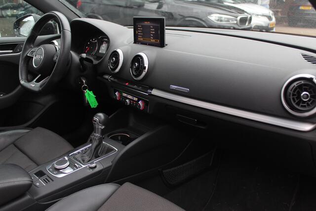 Audi A3 Limousine 1.5 TFSI CoD Sport S Line Edition / Navigatie / Parkeerhulp V+A / 18'' / Half Leder / Sportstoelen / Cruise Control