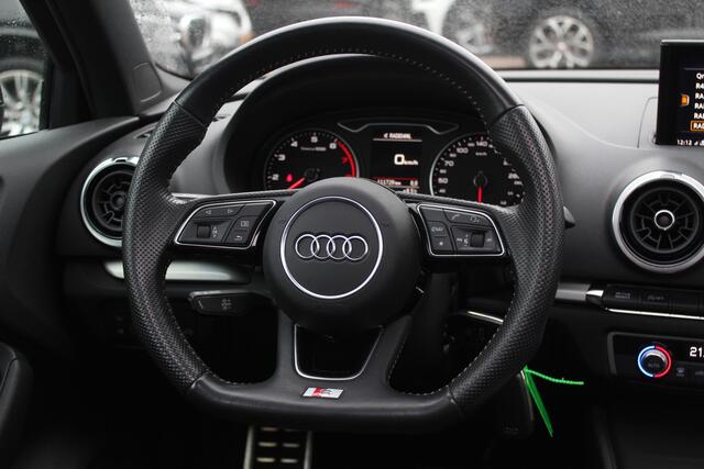 Audi A3 Limousine 1.5 TFSI CoD Sport S Line Edition / Navigatie / Parkeerhulp V+A / 18'' / Half Leder / Sportstoelen / Cruise Control