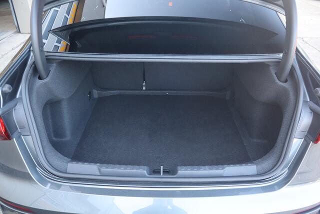 Audi A3 Limousine 30 TFSI S edition NL-Auto!! Panoramadak I Apple Car-Play