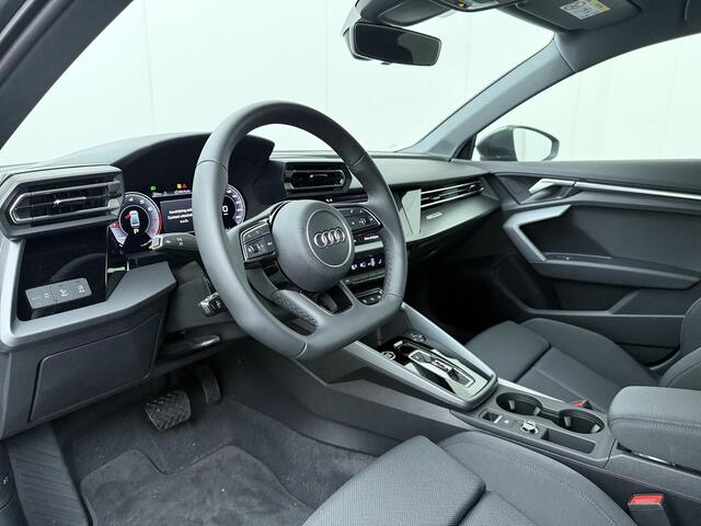 Audi A3 Limousine 30 TFSI Advanced edition 119 pk S-tronic | Stoelverwarming | Camera | Adaptive Cruise Control | Navigatie | LED | Getint Glas |