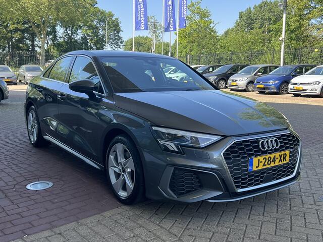 Audi A3 Limousine 30 TFSI 110pk S edition / 2X S-Line / Navigatie / Climatecontrol / Parkeersensoren achter / 17'' LMV TRANS
