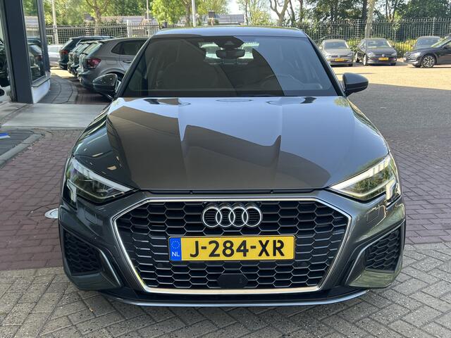 Audi A3 Limousine 30 TFSI 110pk S edition / 2X S-Line / Navigatie / Climatecontrol / Parkeersensoren achter / 17'' LMV TRANS