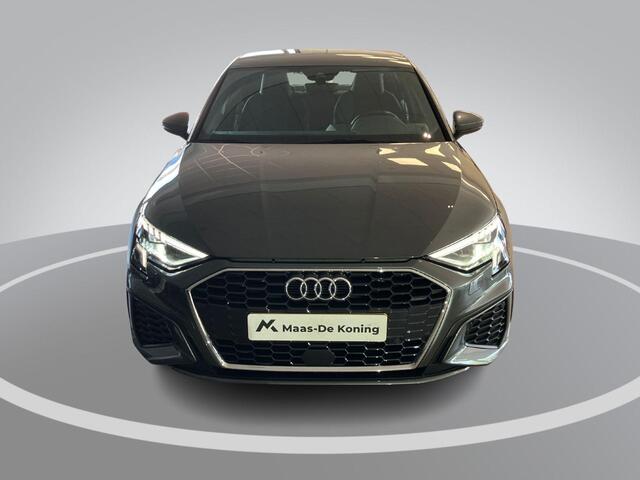 Audi A3 Limousine 30 TFSI/110PK S edition · Navigatie · Camera + Parkeersensoren · Apple/Android · Garantie t/m 16-10-2027 of 100000km.