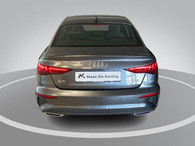 Audi A3 Limousine 30 TFSI/110PK S edition · Navigatie · Camera + Parkeersensoren · Apple/Android · Garantie t/m 16-10-2027 of 100000km.