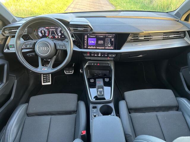 Audi A3 Limousine 30 TFSI S-Line edition | Apple Carplay | Lane Assist | Parkeersensoren