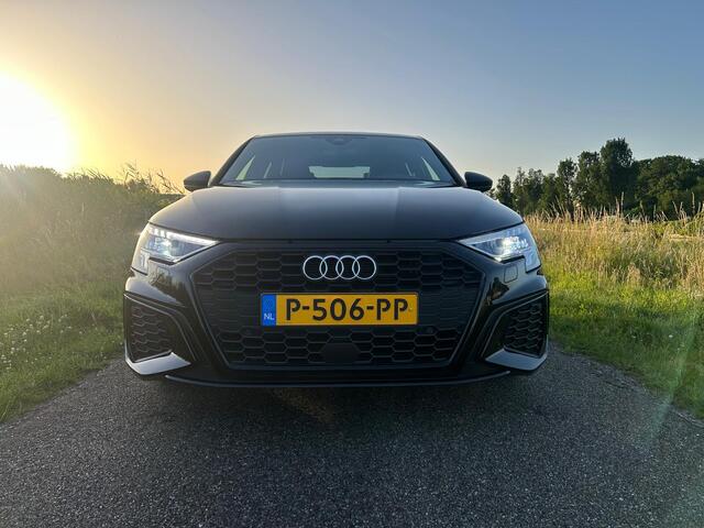 Audi A3 Limousine 30 TFSI S-Line edition | Apple Carplay | Lane Assist | Parkeersensoren