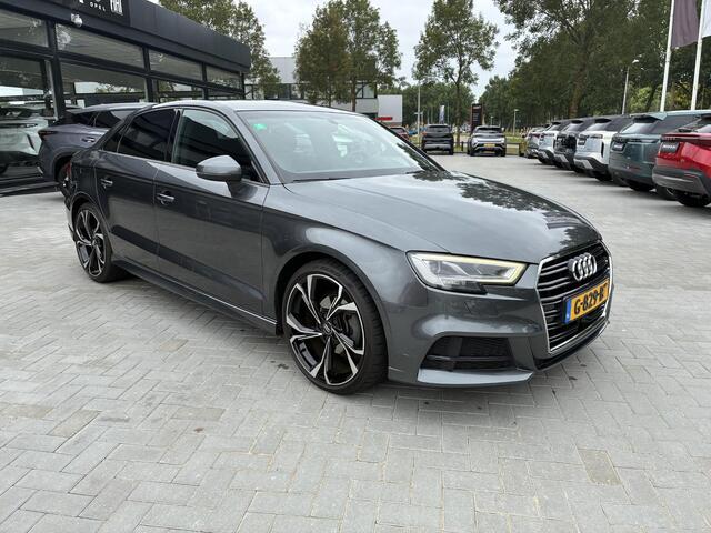 Audi A3 Limousine 35 TFSI CoD Advance Sport Automaat | S-Line Pack | ECC | Navigatie | Parkpilot | Elektrisch Pakket | Afneembare Trekhaak | 19" LM-Velgen | Stoelverwarming | LED Koplampen | Nederlandse auto