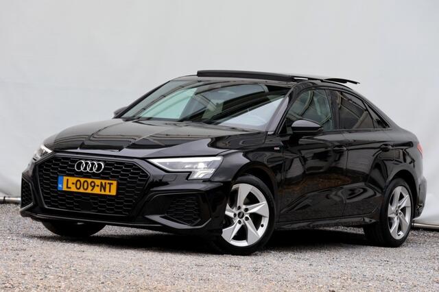 Audi A3 Limousine 30 TFSI S Edition - 110 pk **Pano / Standkachel / Keyless