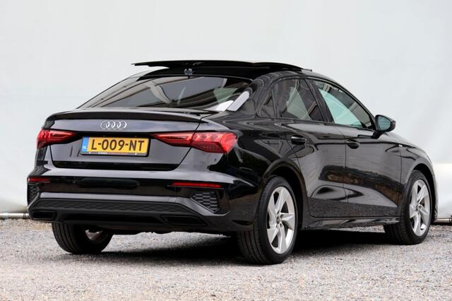 Audi A3 Limousine 30 TFSI S Edition - 110 pk **Pano / Standkachel / Keyless