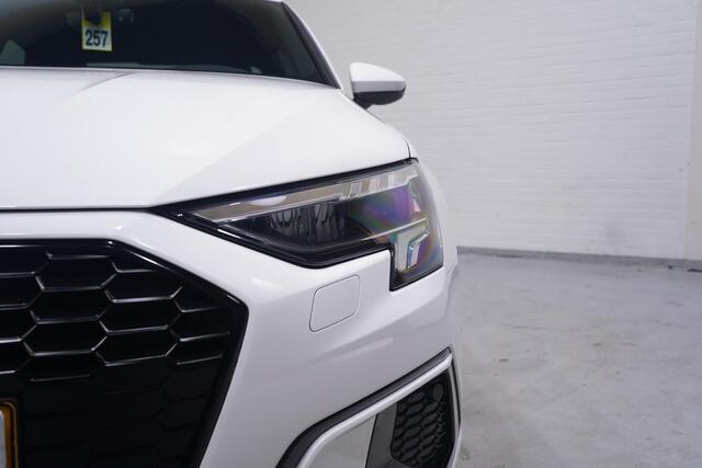 Audi A3 Limousine 35 TFSI Business edition navigatie Apple-carplay Led-verlichting Camera Sportstoelen in hoogte verstelbaar private-glas schakelflippers stoelverwarming 17"-lmv lendesteun-links