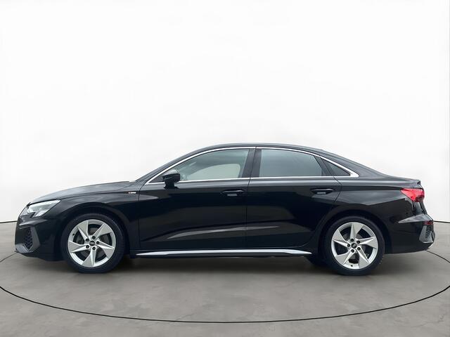 Audi A3 Limousine 35 TFSI 150PK 2X S-Line *NL-AUTO*
