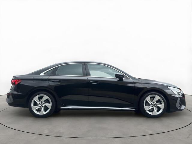 Audi A3 Limousine 35 TFSI 150PK 2X S-Line *NL-AUTO*