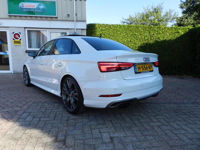 Audi A3 Limousine 40 TFSI Sport Lease Edition Digital Cockpit - Panorama-Dak - Stoelverwarming - S-Line - 190 PK - NAP - Dealer Onderhouden - 100% onderhouden