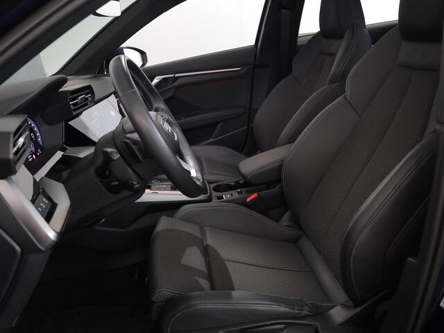 Audi A3 Limousine 35 TFSI S edition 150 pk S-tronic | Navigatie | Panoramadak | Parkeersensoren (Park assist) | Achteruitrijcamera | Matrix LED koplampen | B&O Soundsystem |