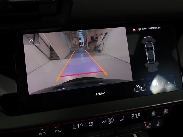 Audi A3 Limousine 35 TFSI S edition 150 pk S-tronic | Navigatie | Panoramadak | Parkeersensoren (Park assist) | Achteruitrijcamera | Matrix LED koplampen | B&O Soundsystem |