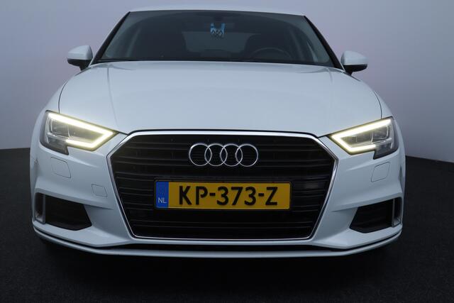 Audi A3 Limousine 1.0 TFSI Sport Edition/ Automaat!/ LED Koplampen/ 17'' LMV/ Navi/ Clima/ Cruise/ Elek. pakket/ Isofix/ Bluetooth/ Armsteun/ Multi. Sport Stuur/ Mistl./ PDC/ Extra getint glas.