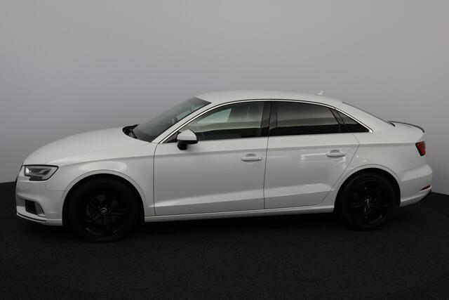 Audi A3 Limousine 1.0 TFSI Sport Edition/ Automaat!/ LED Koplampen/ 17'' LMV/ Navi/ Clima/ Cruise/ Elek. pakket/ Isofix/ Bluetooth/ Armsteun/ Multi. Sport Stuur/ Mistl./ PDC/ Extra getint glas.
