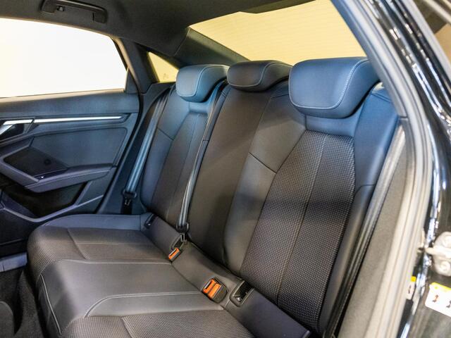 Audi A3 Limousine 35 TFSI S-Line edition / 150pk / NAP / Matrix LED / Stoelverwarming / Adaptieve cruise control /