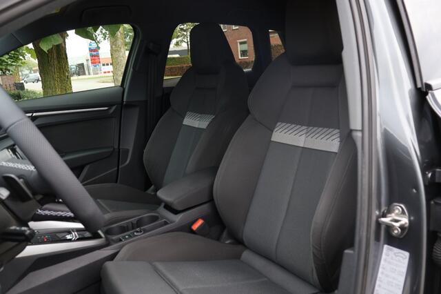 Audi A3 Sportback 45 TFSIe (245pk) S-line S3 Look/LED/Camera/Black/Keyless/19inch
