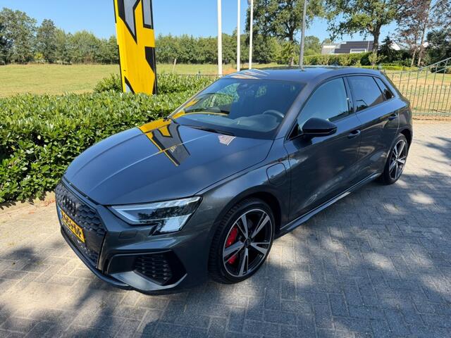 Audi A3 Sportback 40 TFSI e S Line ACC / BenO / Matrix / Hud